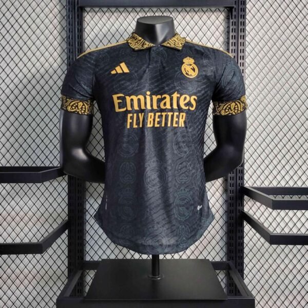 REAL MADRID CLASSIC BLACK Desings Aimari   Camiseta Real Madrid 23 24 Version Clasica 600x600 